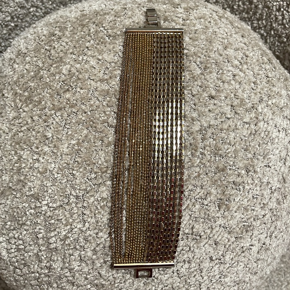 Cache Gold Mesh Bracelet - Picture 15 of 15